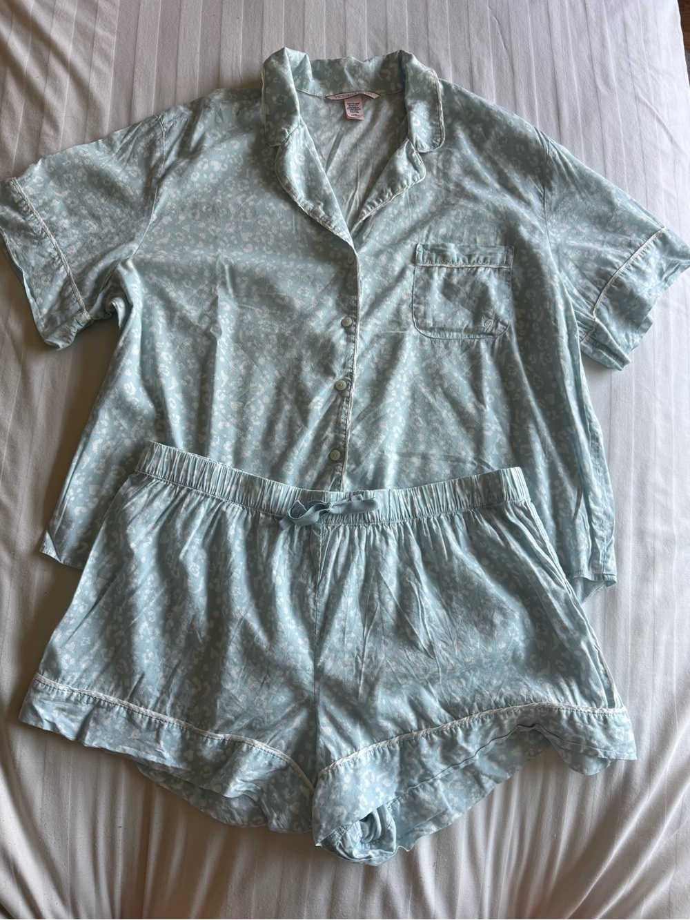 Victoria’s Secret Light Blue Printed Short Pajama Set - size L